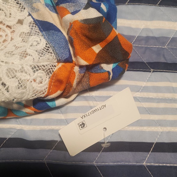 NEW 89th & Madison Lace Sleeve Blue Orange Floral Tie Back Elastic Neck Top - Picture 6 of 10